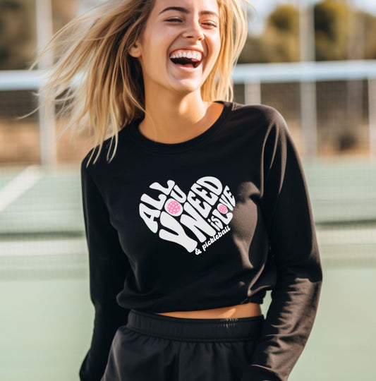 All you need is love - Women's Cropped Fleece Pullover